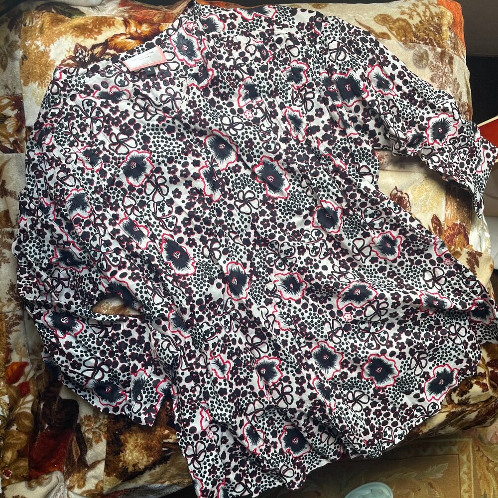 NWT bold floral print black/white/red long sleeve button up cotton blouse
